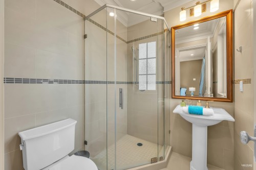 6963 Fremlin Street, Vancouver, BC - Indoor Photo Showing Bathroom