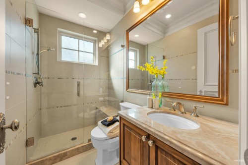 6963 Fremlin Street, Vancouver, BC - Indoor Photo Showing Bathroom