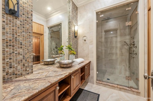 6963 Fremlin Street, Vancouver, BC - Indoor Photo Showing Bathroom