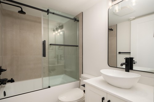 4832 Duchess Street, Vancouver, BC - Indoor Photo Showing Bathroom