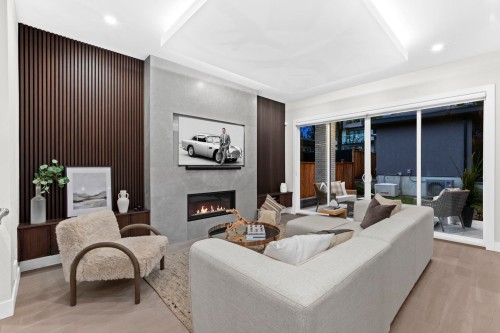 3073 Fromme Road, North Vancouver, BC - Indoor With Fireplace