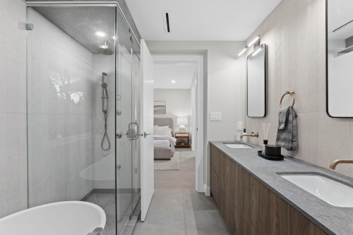 3073 Fromme Road, North Vancouver, BC - Indoor Photo Showing Bathroom