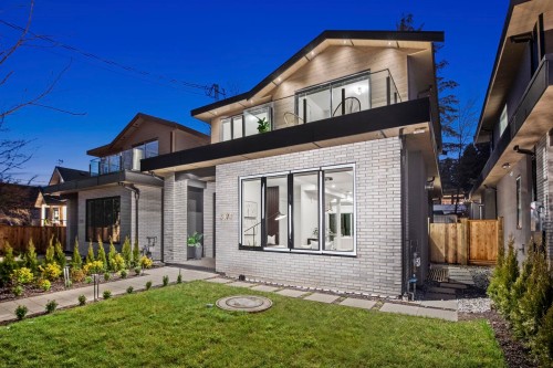 3073 Fromme Road, North Vancouver, BC - Outdoor