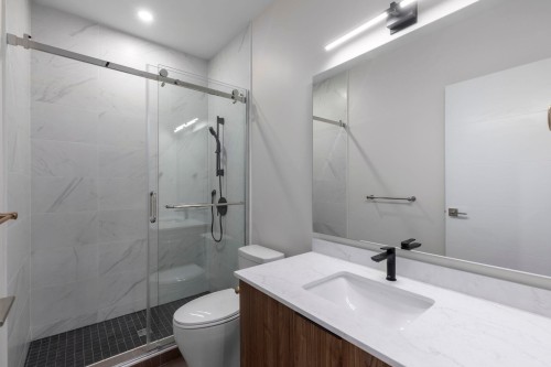 3073 Fromme Road, North Vancouver, BC - Indoor Photo Showing Bathroom