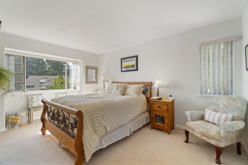 2939 Cliffrose Crescent, Coquitlam, BC - Indoor Photo Showing Bedroom