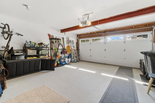 2939 Cliffrose Crescent, Coquitlam, BC - Indoor Photo Showing Garage