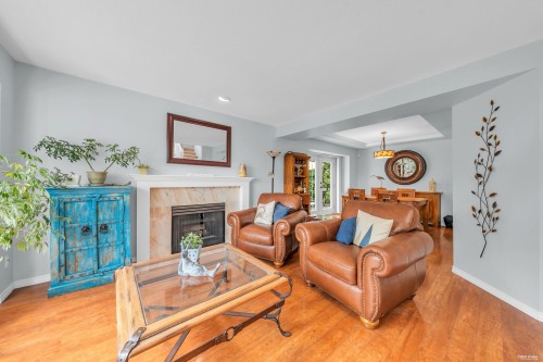 2939 Cliffrose Crescent, Coquitlam, BC - Indoor Photo Showing Living Room With Fireplace