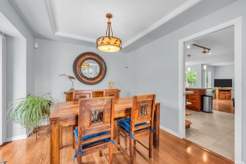 2939 Cliffrose Crescent, Coquitlam, BC - Indoor Photo Showing Dining Room