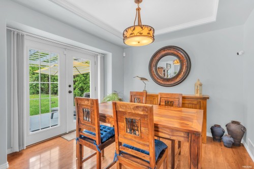 2939 Cliffrose Crescent, Coquitlam, BC - Indoor Photo Showing Dining Room