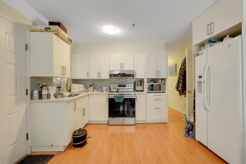 1457 18Th Avenue E, Vancouver, BC - Indoor Photo Showing Kitchen
