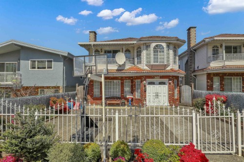 1457 18Th Avenue E, Vancouver, BC - Outdoor
