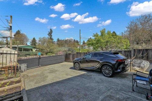 1457 18Th Avenue E, Vancouver, BC - Outdoor