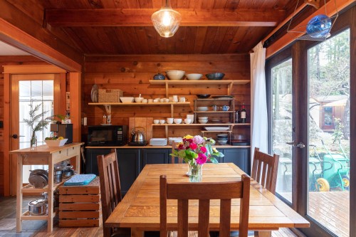 5817 Eagle Island, West Vancouver, BC - Indoor Photo Showing Dining Room