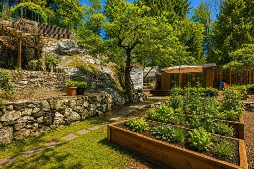 5817 Eagle Island, West Vancouver, BC - Outdoor