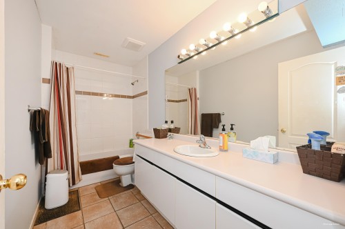2995 Pinetree Close, Coquitlam, BC - Indoor Photo Showing Bathroom