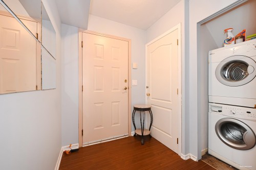 2995 Pinetree Close, Coquitlam, BC - Indoor Photo Showing Laundry Room