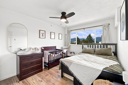 401-1099 Broadway E, Vancouver, BC - Indoor Photo Showing Bedroom