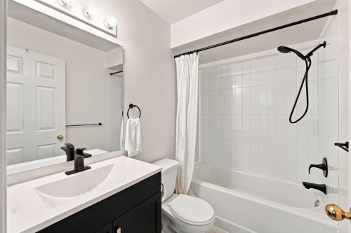 401-1099 Broadway E, Vancouver, BC - Indoor Photo Showing Bathroom