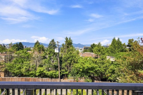 401-1099 Broadway E, Vancouver, BC - Outdoor