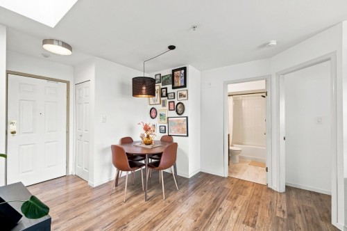 401-1099 Broadway E, Vancouver, BC - Indoor Photo Showing Other Room