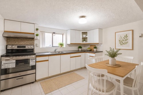 2576 Parker Street, Vancouver, BC - Indoor
