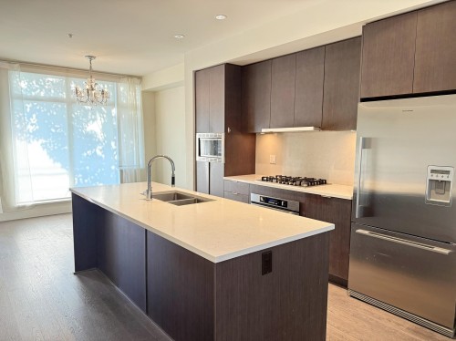 6180 Oak Street, Vancouver, BC - Indoor Photo Showing Kitchen With Double Sink With Upgraded Kitchen