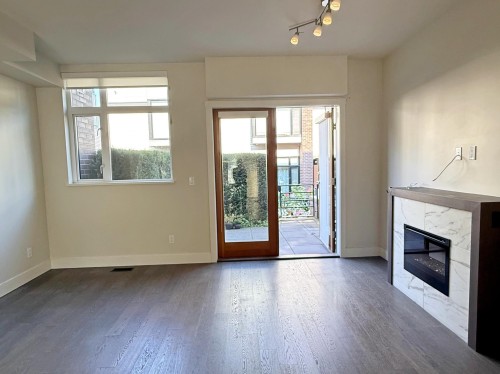 6180 Oak Street, Vancouver, BC - Indoor With Fireplace