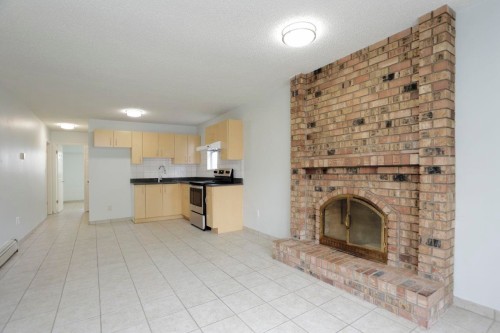 448 59Th Avenue E, Vancouver, BC - Indoor With Fireplace
