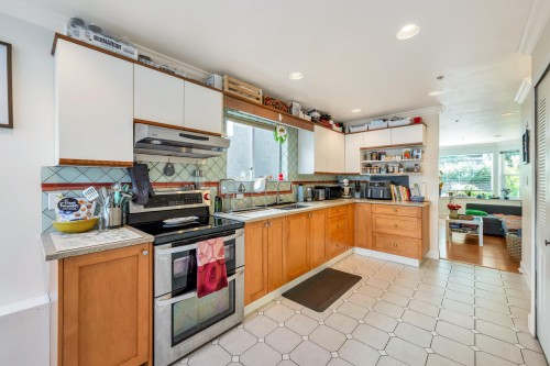 2143 Upland Drive, Vancouver, BC - Indoor Photo Showing Kitchen