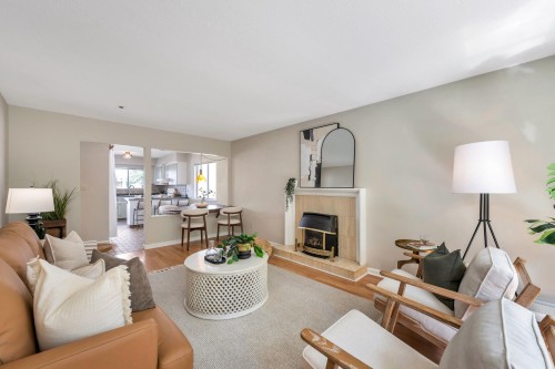 2143 Upland Drive, Vancouver, BC - Indoor Photo Showing Living Room With Fireplace