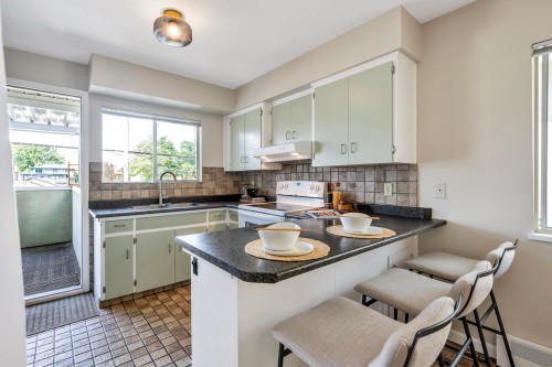2143 Upland Drive, Vancouver, BC - Indoor Photo Showing Kitchen With Double Sink