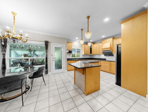 7371 Lindsay Road, Richmond, BC - Indoor Photo Showing Kitchen