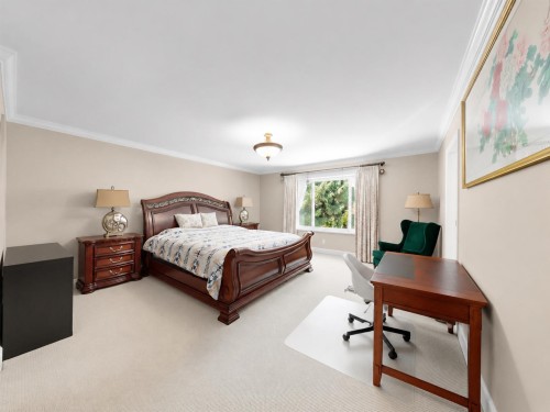 7371 Lindsay Road, Richmond, BC - Indoor Photo Showing Bedroom