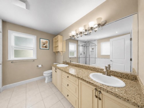 7371 Lindsay Road, Richmond, BC - Indoor Photo Showing Bathroom