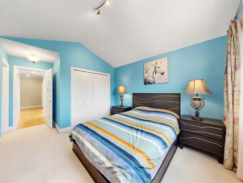 7371 Lindsay Road, Richmond, BC - Indoor Photo Showing Bedroom
