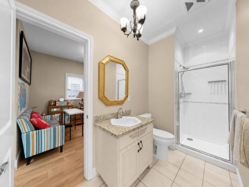 7371 Lindsay Road, Richmond, BC - Indoor Photo Showing Bathroom