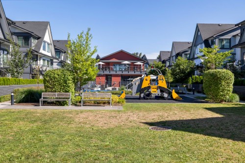 19-19451 Sutton Avenue, Pitt Meadows, BC - Outdoor