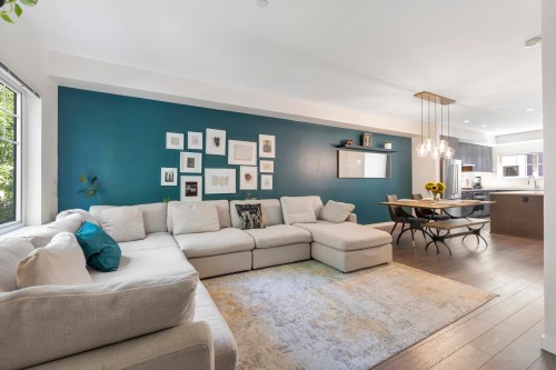19-19451 Sutton Avenue, Pitt Meadows, BC - Indoor Photo Showing Living Room