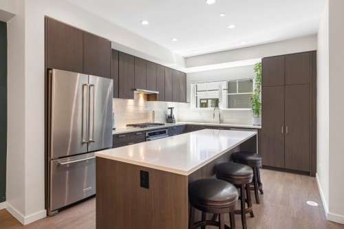 19-19451 Sutton Avenue, Pitt Meadows, BC - Indoor Photo Showing Kitchen With Upgraded Kitchen