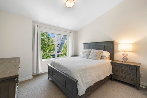 19-19451 Sutton Avenue, Pitt Meadows, BC - Indoor Photo Showing Bedroom