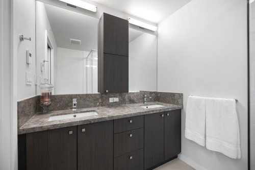 19-19451 Sutton Avenue, Pitt Meadows, BC - Indoor Photo Showing Bathroom