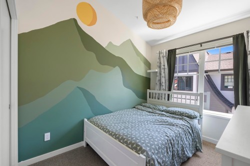19-19451 Sutton Avenue, Pitt Meadows, BC - Indoor Photo Showing Bedroom