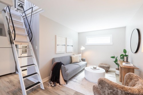 618 Union Street, Vancouver, BC - Indoor