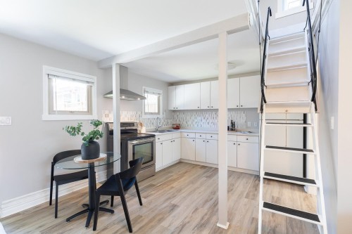 618 Union Street, Vancouver, BC - Indoor