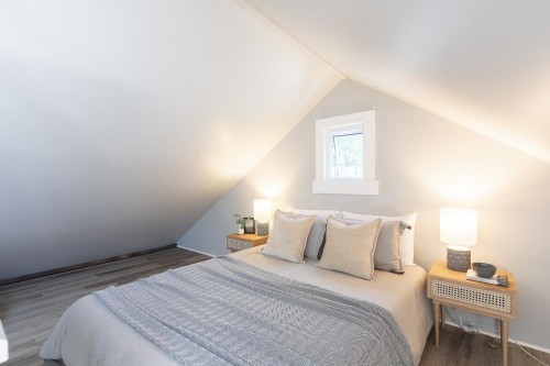 618 Union Street, Vancouver, BC - Indoor Photo Showing Bedroom