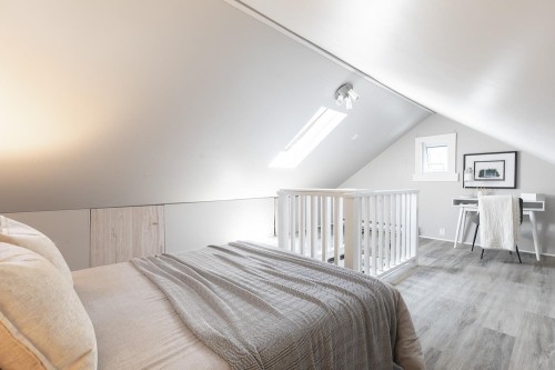 618 Union Street, Vancouver, BC - Indoor Photo Showing Bedroom