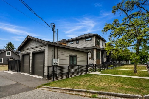 2705 Waverley Avenue, Vancouver, BC - Outdoor