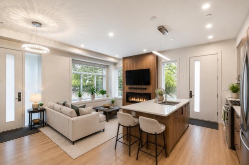2705 Waverley Avenue, Vancouver, BC - Indoor