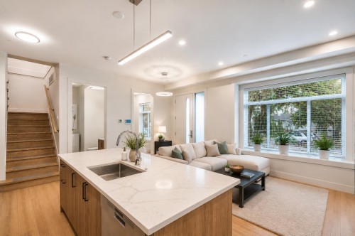 2705 Waverley Avenue, Vancouver, BC - Indoor Photo Showing Kitchen