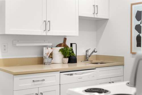 879 Westview Crescent, North Vancouver, BC - Indoor Photo Showing Kitchen